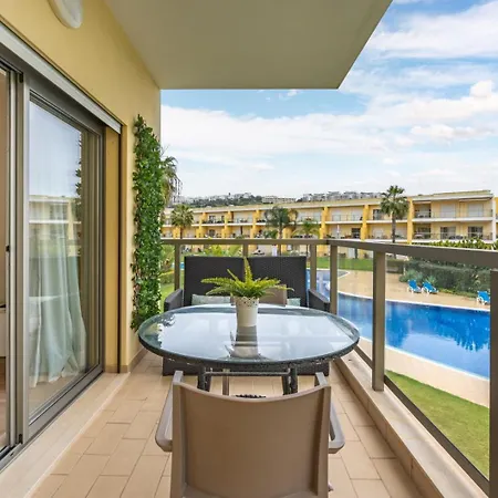 #010 Marina View Pool & Balcony Apartamento *