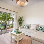 #010 Marina View Pool & Balcony Apartamento