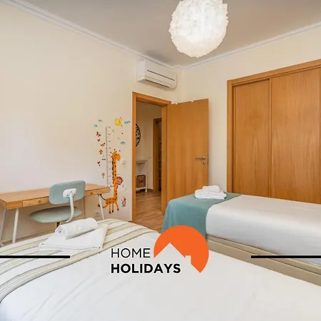 #010 Marina By Holidays Apartment *