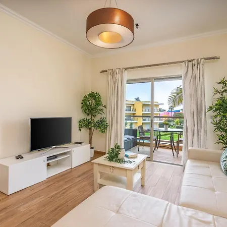 #010 Marina View Pool & Balcony Apartment Albufeira