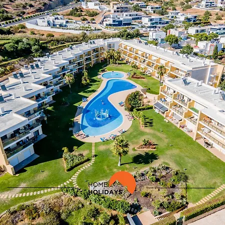 #010 Marina View Pool & Balcony Apartmán *