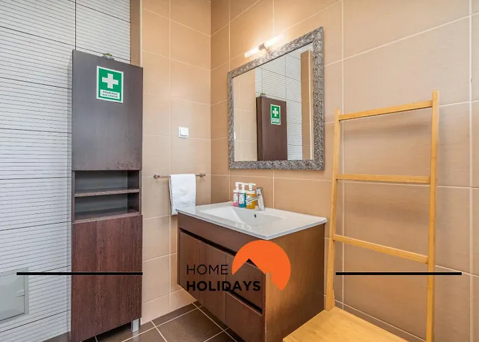 #010 Marina By Holidays