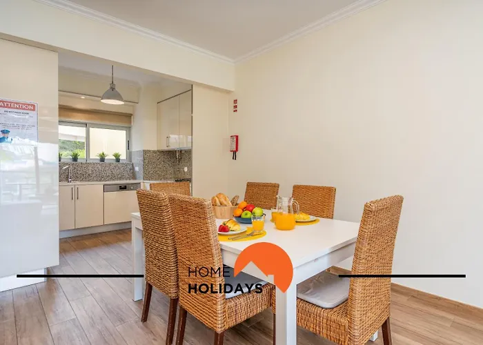 #010 Marina By Holidays Lägenhet *